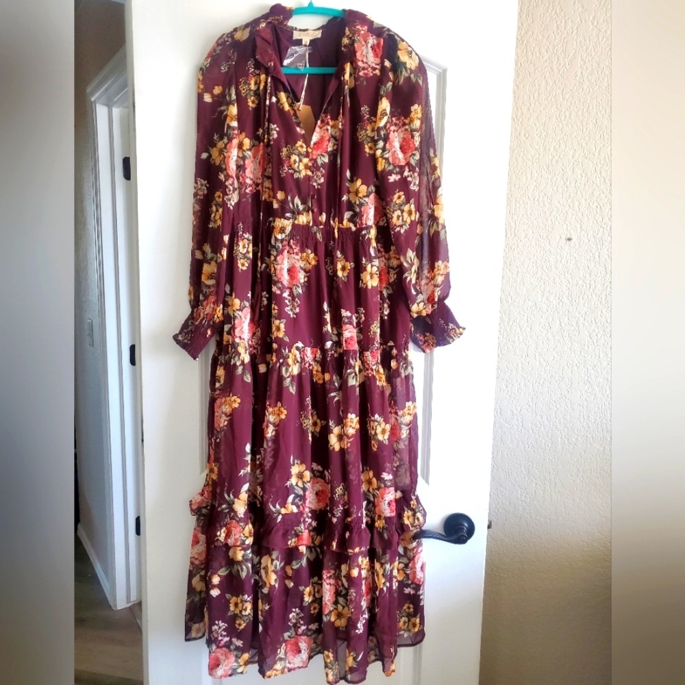 BNWT Listicle Medium Plum Floral Maxi Dress